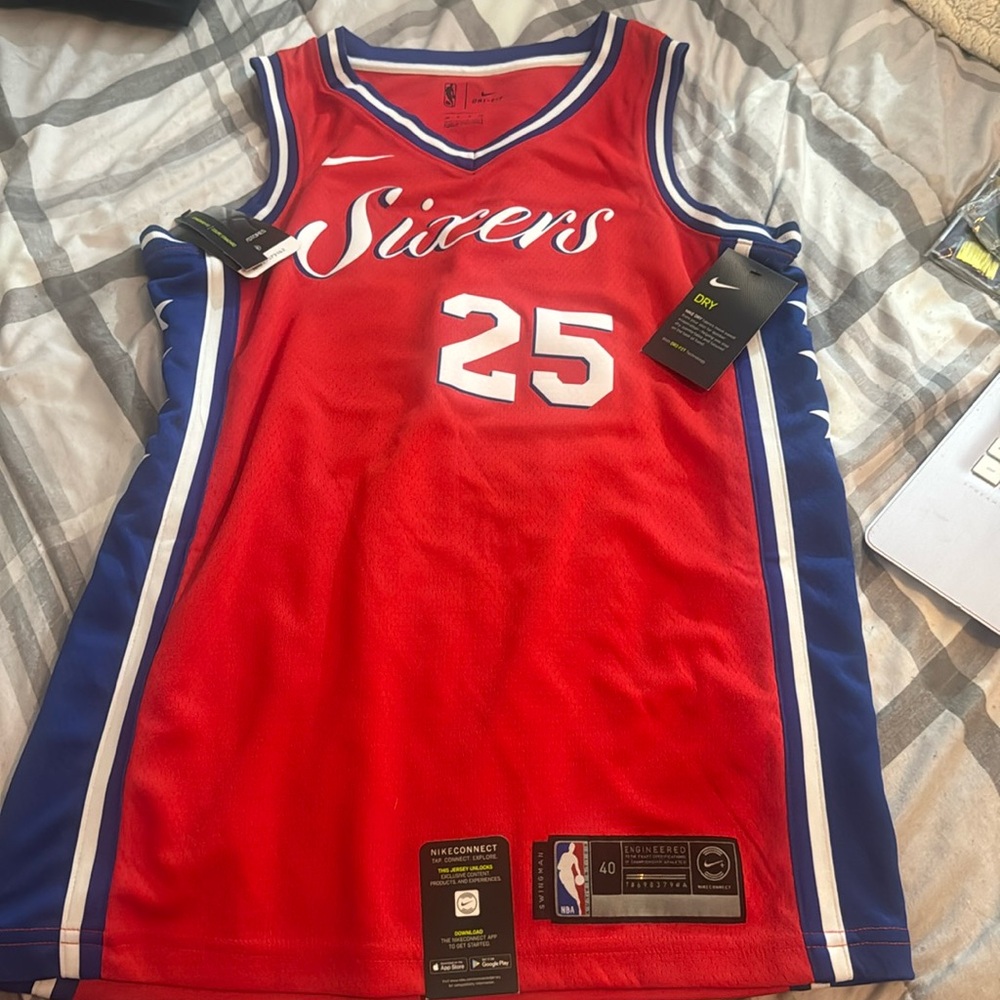 New with tags Philadelphia Sixers Boys small jersey